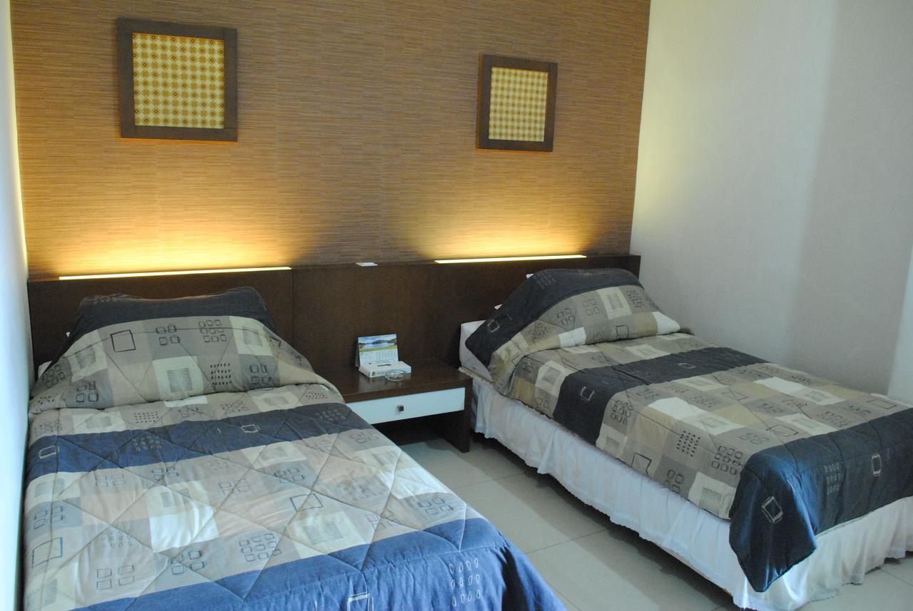 Hotel Wisata Baru セラン エクステリア 写真