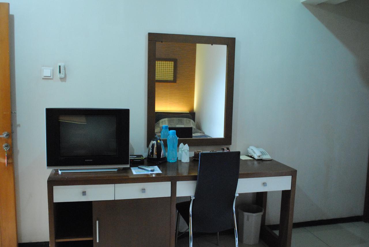 Hotel Wisata Baru セラン エクステリア 写真