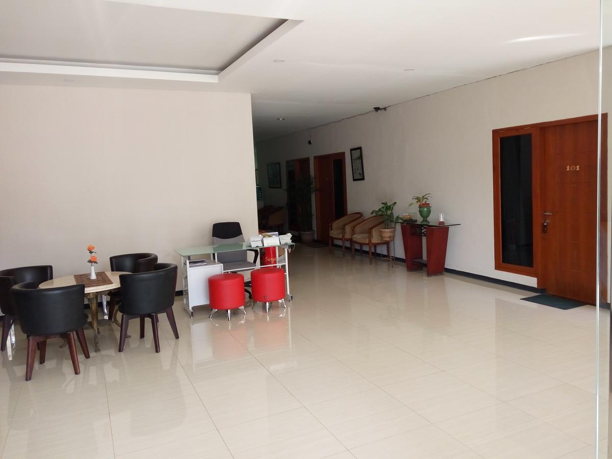Hotel Wisata Baru セラン エクステリア 写真